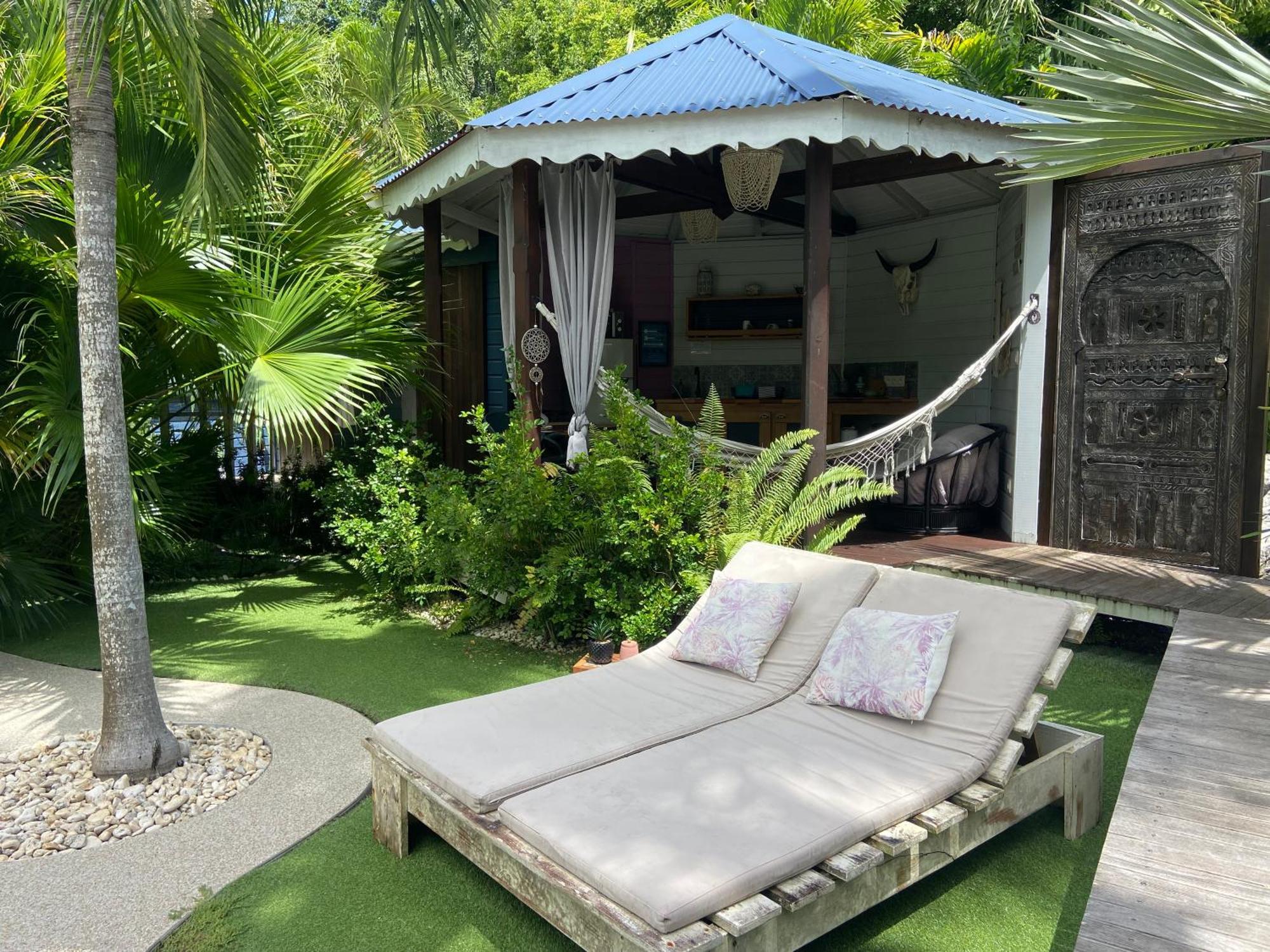Tiki Paradise Lodge Fwi Sainte-Anne  Eksteriør bilde